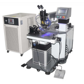 Spawarka laserowa półautomatyczna YAG 200W v2 ze stołem ruchomym